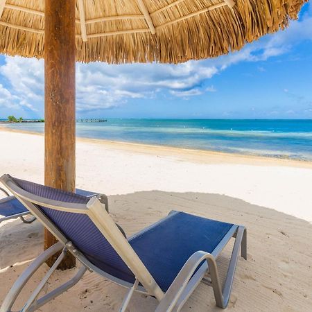 Pristine Bay Villa 1304 With Large Pool - 3 Bedroom Condo French Harbour Luaran gambar