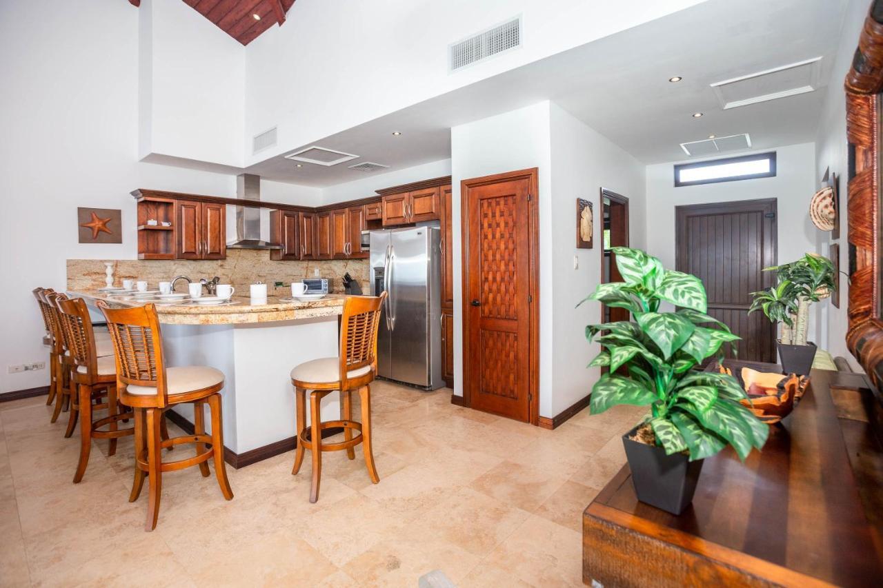 Pristine Bay Villa 1304 With Large Pool - 3 Bedroom Condo French Harbour Luaran gambar