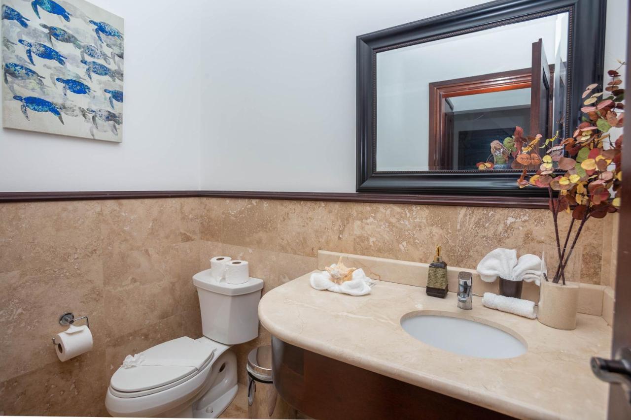 Pristine Bay Villa 1304 With Large Pool - 3 Bedroom Condo French Harbour Luaran gambar