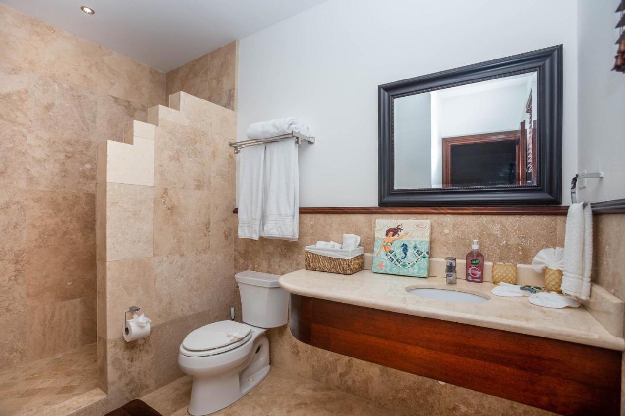 Pristine Bay Villa 1304 With Large Pool - 3 Bedroom Condo French Harbour Luaran gambar