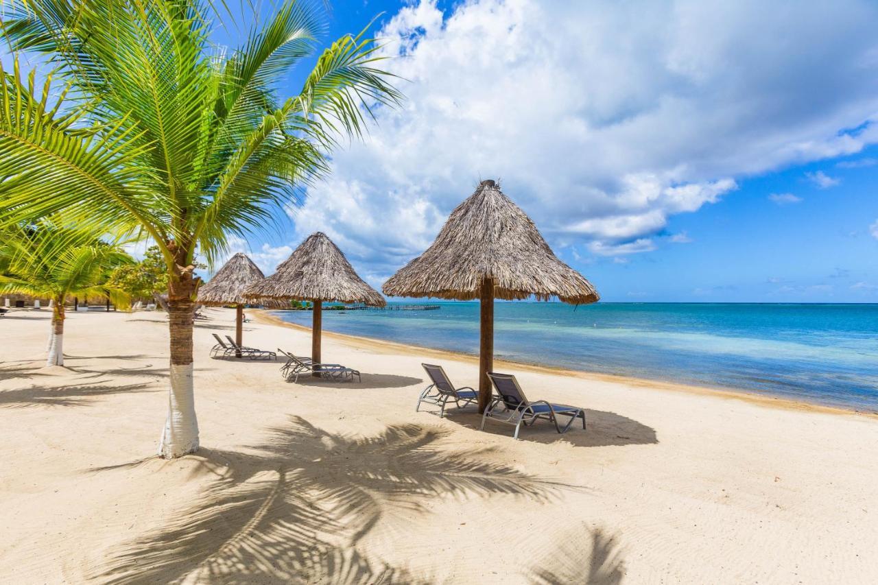 Pristine Bay Villa 1304 With Large Pool - 3 Bedroom Condo French Harbour Luaran gambar